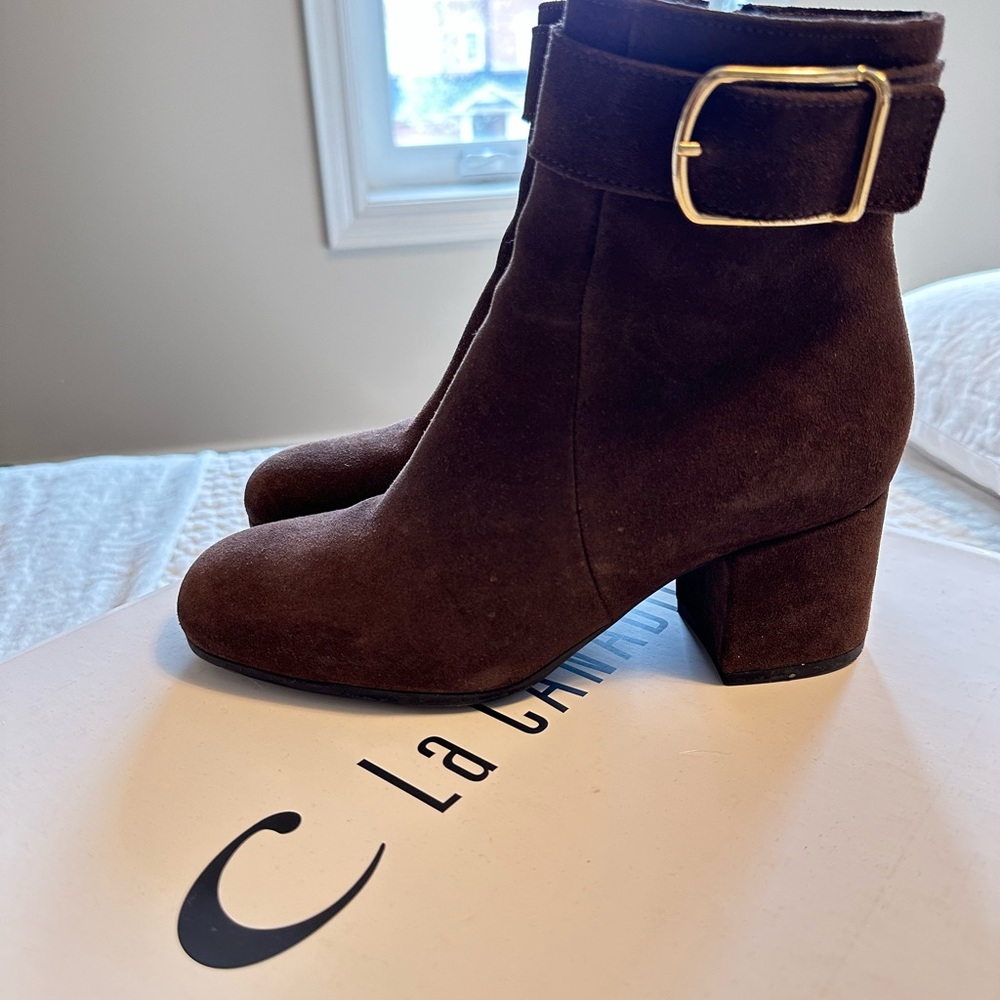 La Canadienne Dark Brown Suede Ankle Booties